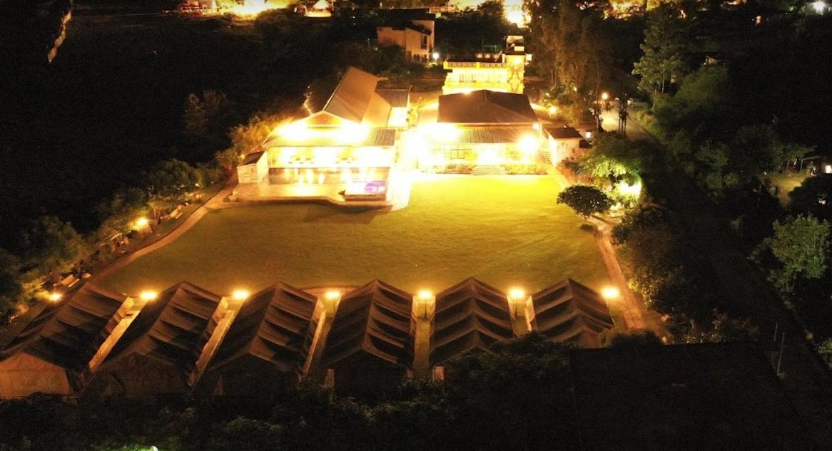 Four Banyans Spirit & Nature Resort Rāipur Eksteriør billede